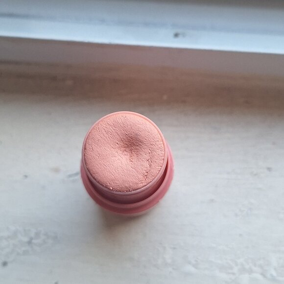 🌸 Essence Baby Got Blush Stick – Peaches & Cream 🌸 - Picture 2 of 3
